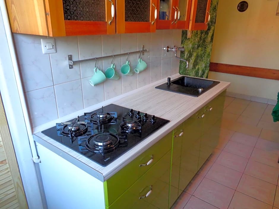 Uroczy Domek Z Ogrodem I Tarasem