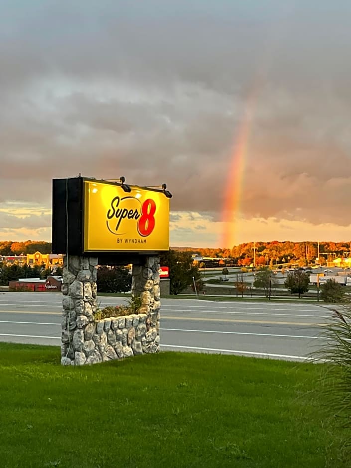 Super 8 by Wyndham Petoskey