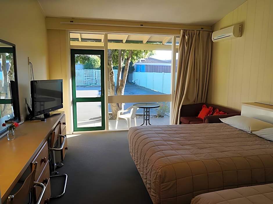 Tui Lodge Motel