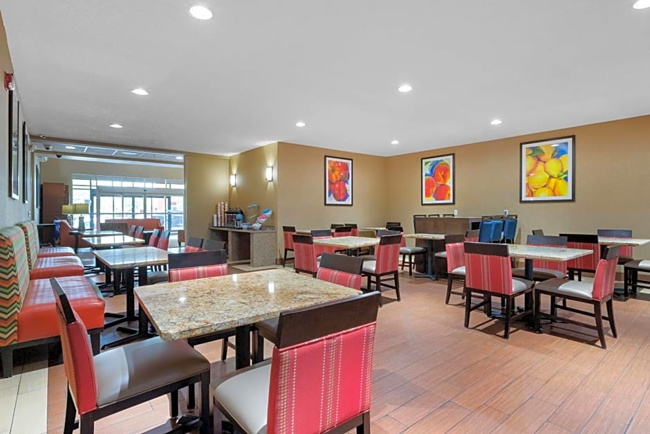 Comfort Suites Southfield