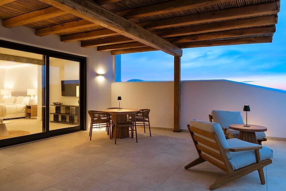 NĒRO Boutique Hotel