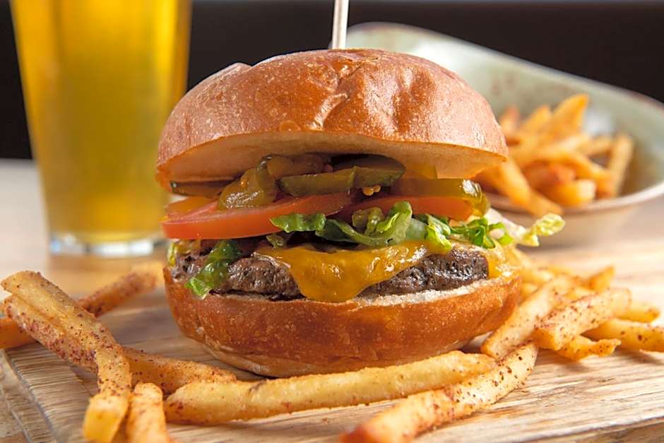 Hi-Lo Hotel, Autograph Collection by Marriott