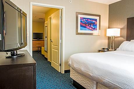 1 King Suite Jetted Tub