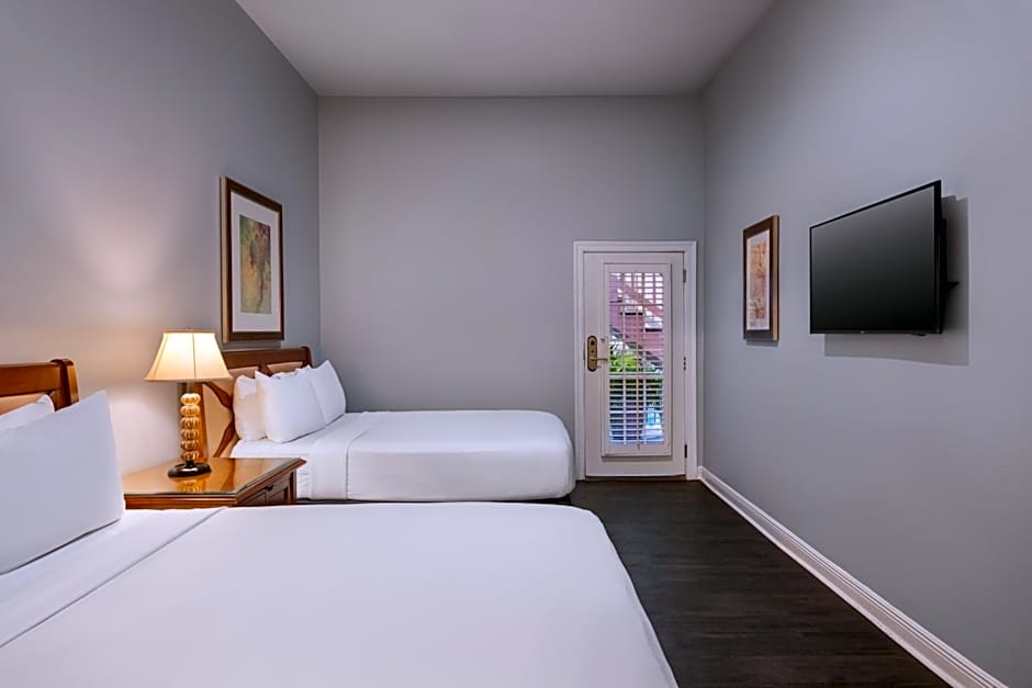 New Orleans Courtyard Hotel by the French Quarter