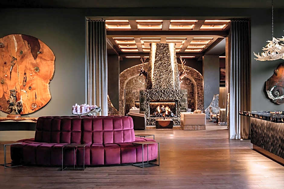 Grand Bohemian Lodge Greenville, Autograph Collection