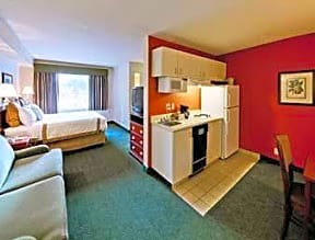 Hawthorn Suites by Wyndham Sacramento Airport
