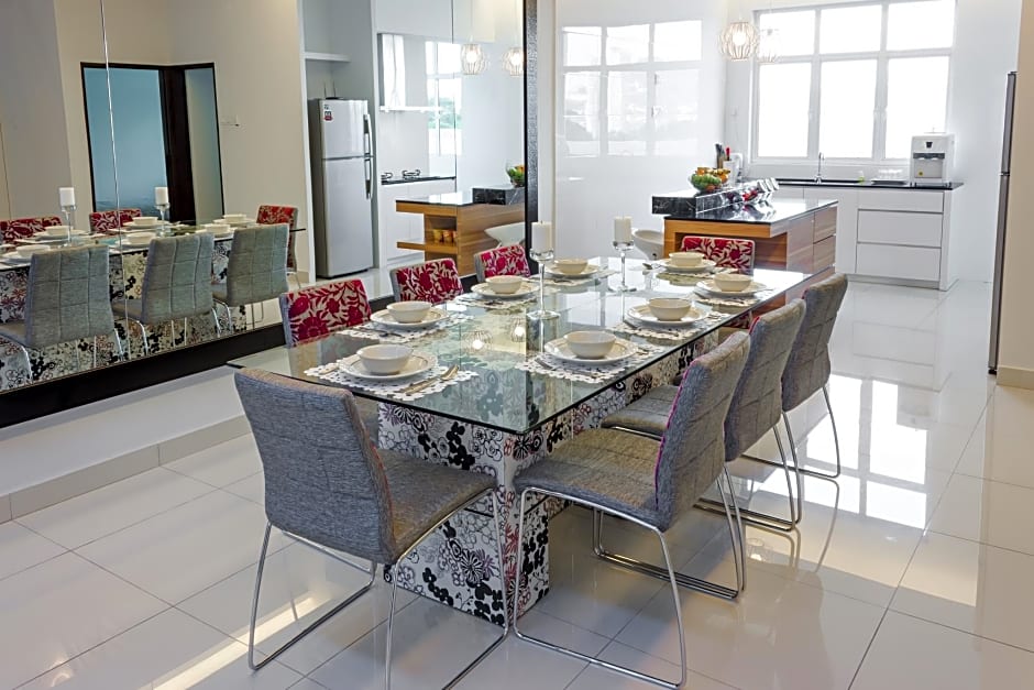 New Luxury Shamrock Beach Villas Seaview