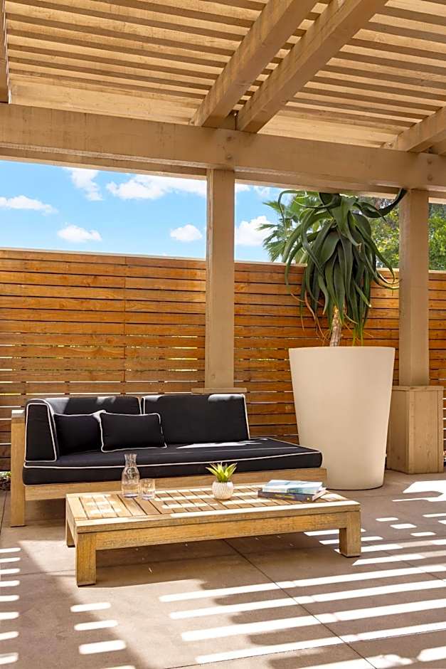 The Anza - A Calabasas Hotel