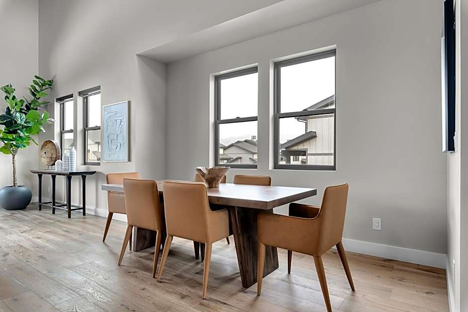 Luxury Stays Club 1012, New lovely 4br TH, New Deer Valley 1 min Park City 10 min