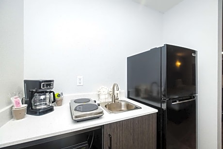 Queen Room with Two Queen Beds - Disability Access - Non-Smoking