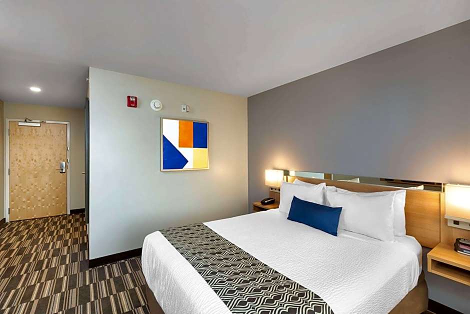 Microtel Inn & Suites by Wyndham Farmington