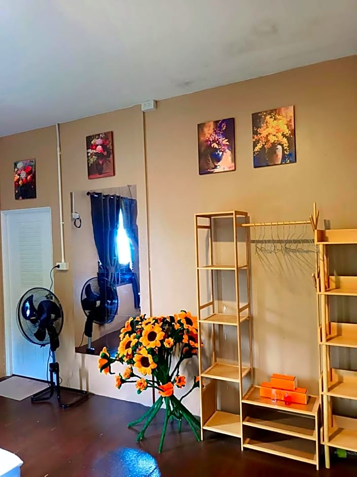 Thip Bungalow