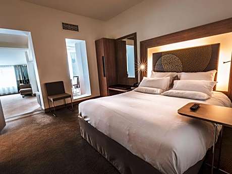 Executive Suite with Double Bed and Sofa Bed
