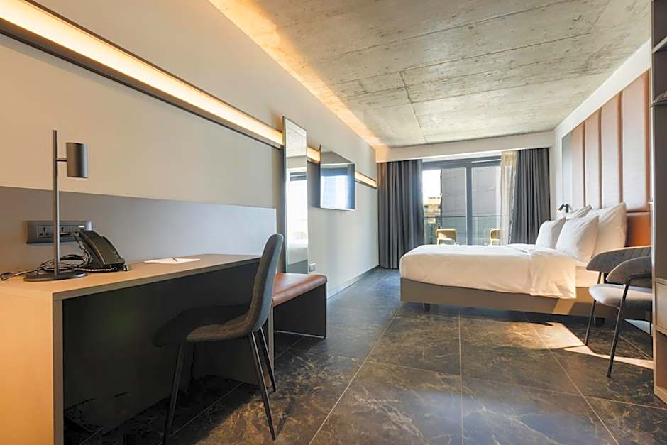 The Londoner Hotel St. Julian's
