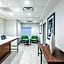 Holiday Inn Express & Suites Baton Rouge East By IHG
