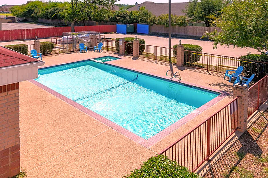 Days Inn by Wyndham Granbury