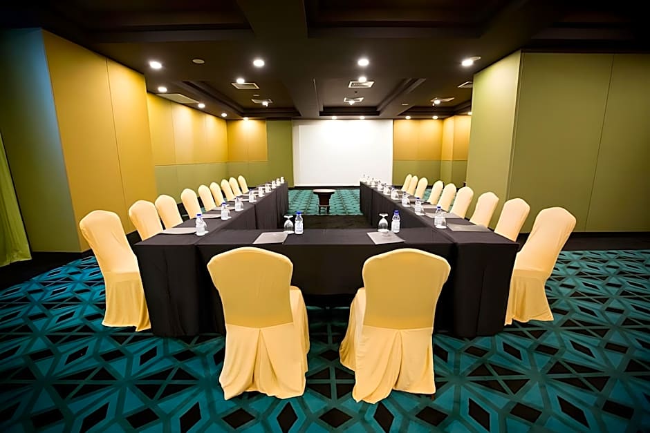 Mudzaffar Hotel