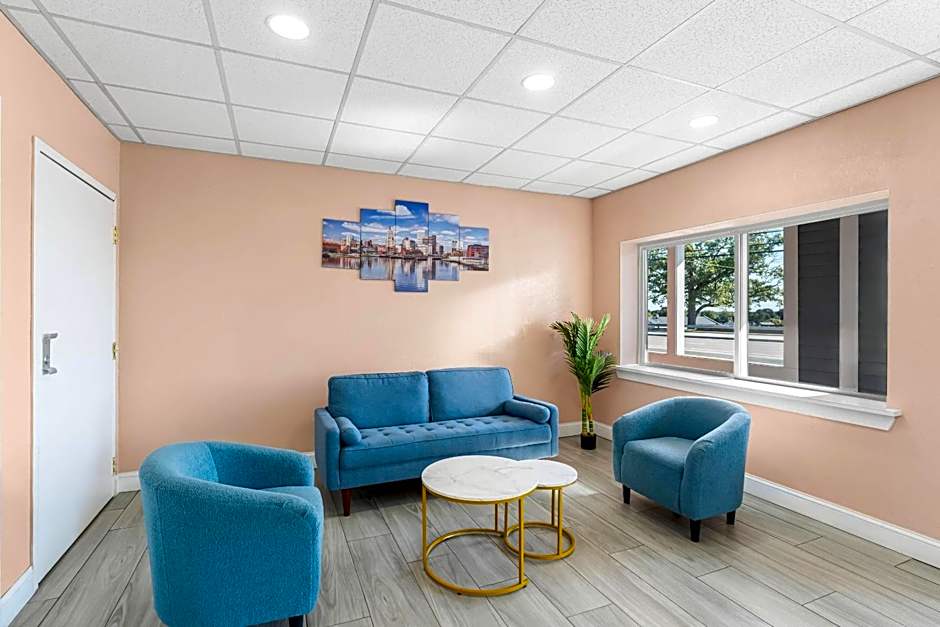 Econo Lodge Cranston - Providence