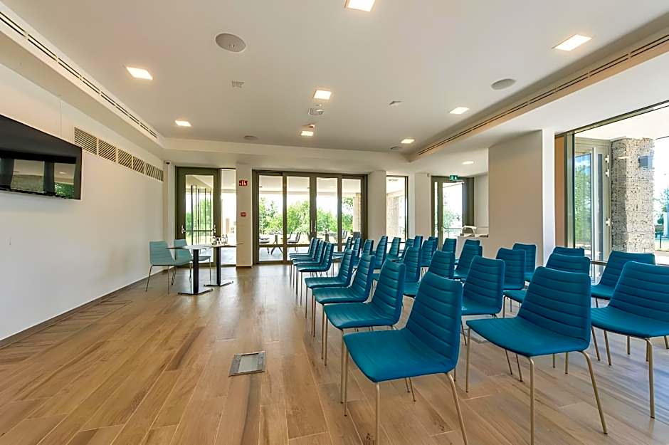 Akademia Hotel**** Balatonfured