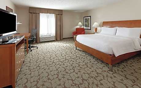 King Room with Tub - Mobility and Hearing Access