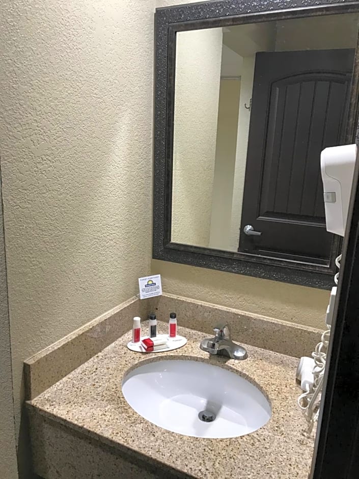 Days Inn by Wyndham Joplin