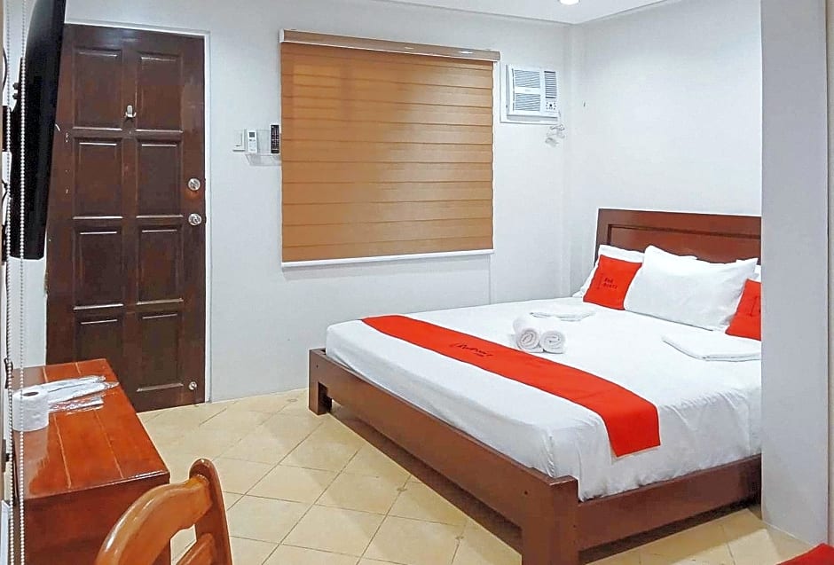 RedDoorz @ David's Travellers Inn Cavite