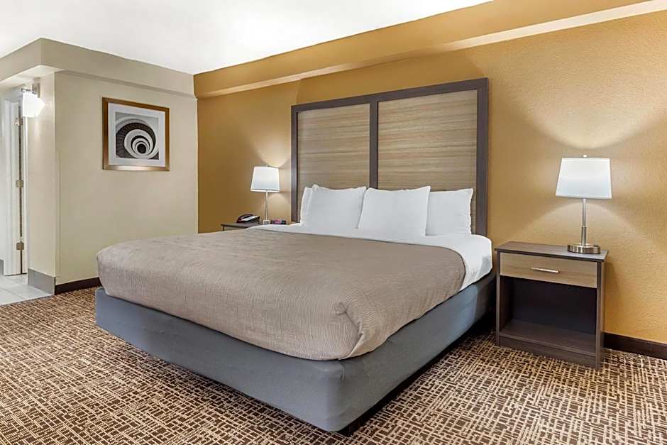 Quality Inn & Suites Spring Lake - Fayetteville near Fort Bragg