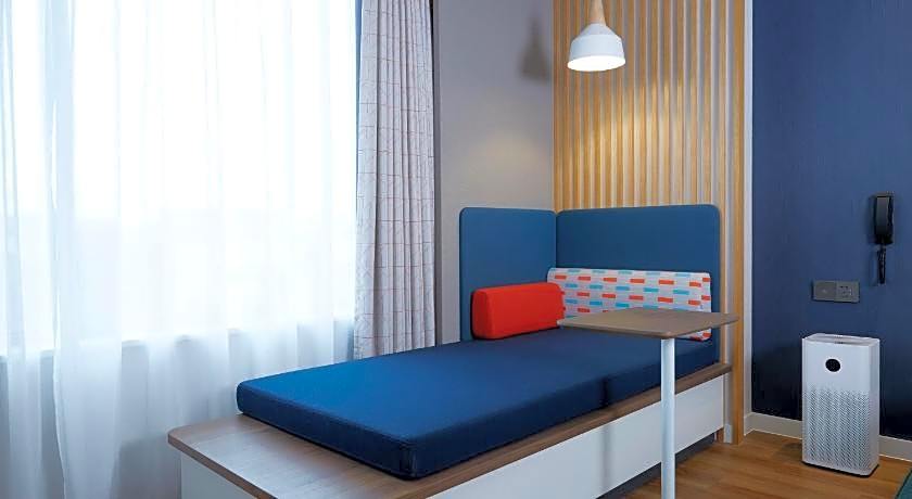 Holiday Inn Express Shanghai Kangqiao By IHG