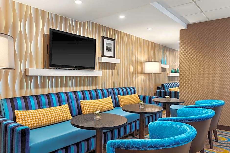 Hampton Inn & Suites, by Hilton - Vancouver Downtown