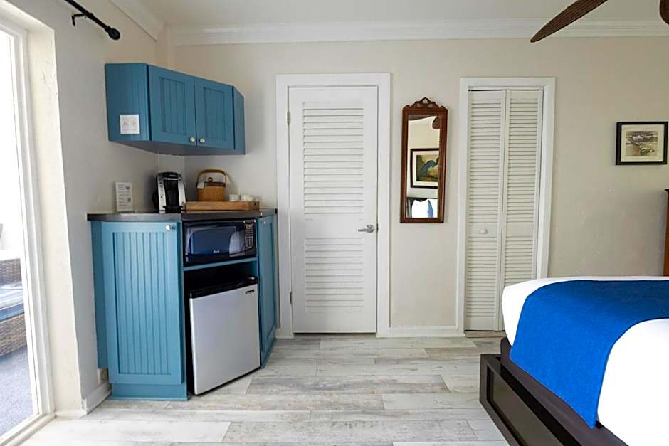 Coconut Palm Inn