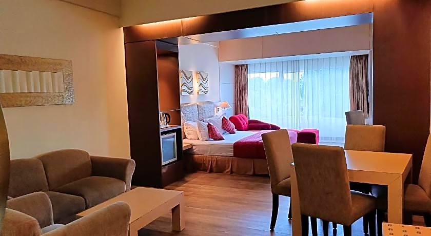 Lux Tychi Hotel Malang