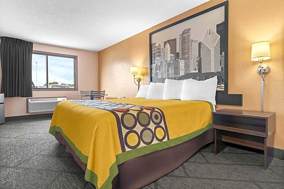 Super 8 by Wyndham Bourbonnais/Kankakee Area