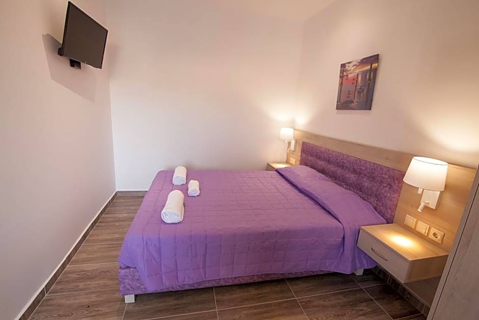 Del Mar 'Adults Only'