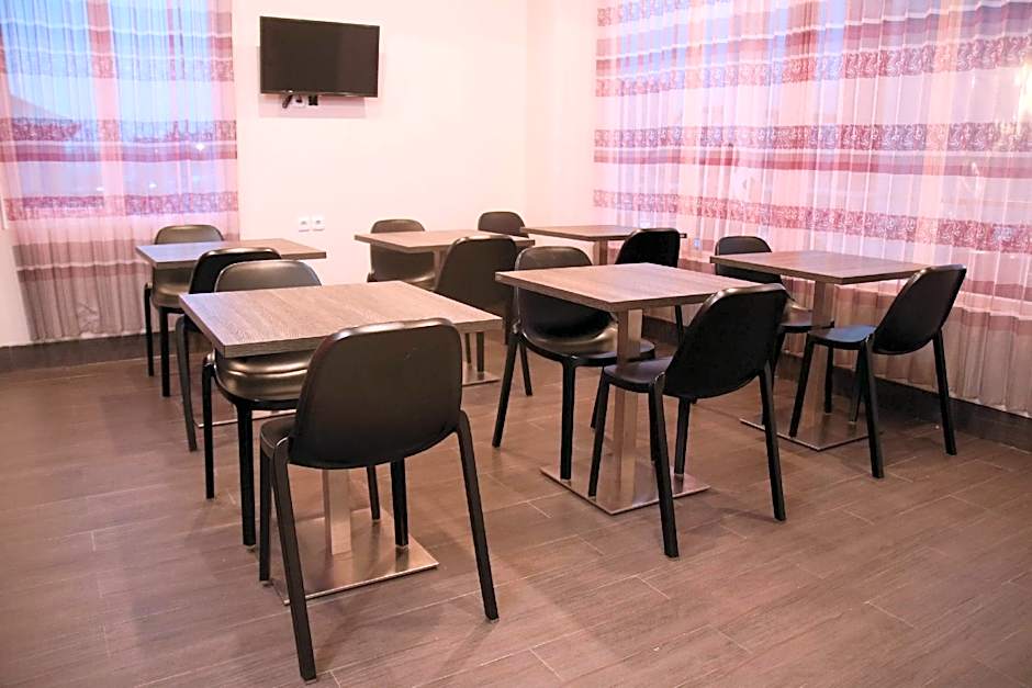 OYO 1006 Azzahra Guest House