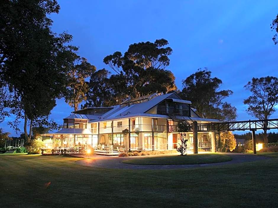 The Narrows Landing Hotel