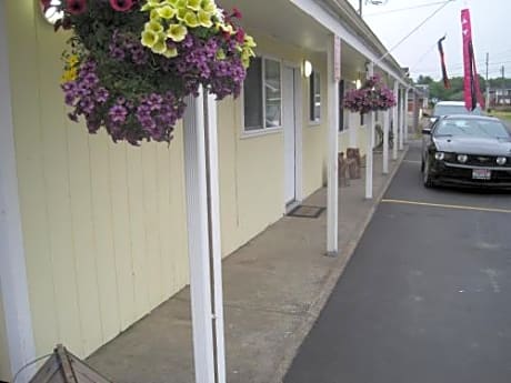 Coastal Inn And Suites