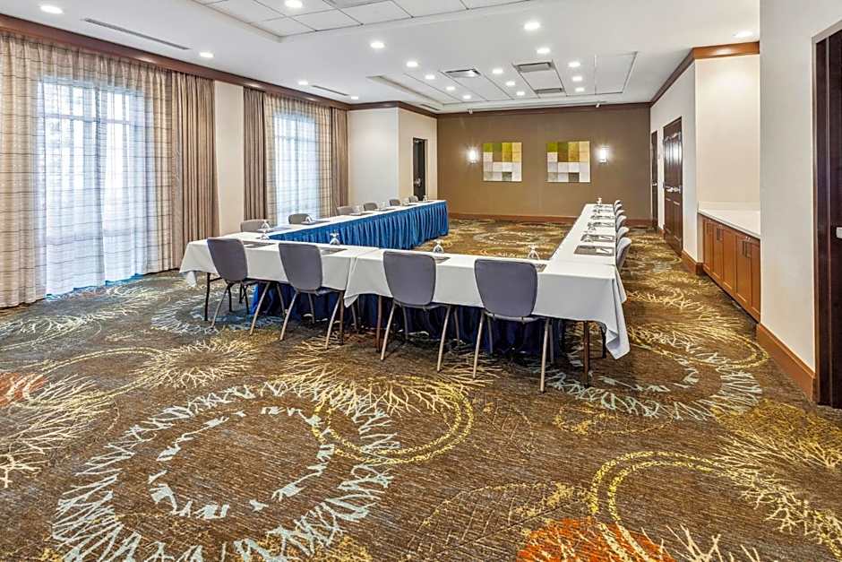 Staybridge Suites Latham By IHG