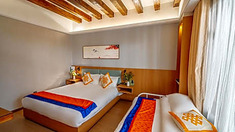 Deluxe Family Room