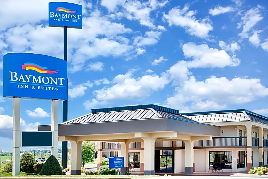 Baymont by Wyndham Clarksville Northeast