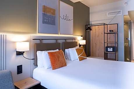 Grand Queen Room