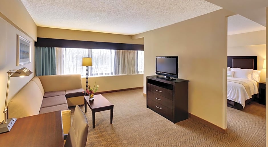 DoubleTree by Hilton Tinton Falls-Eatontown