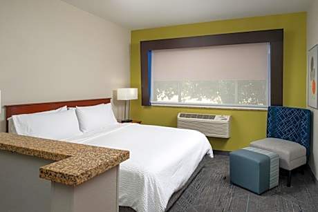 1 King Bed Standard Extra Floor Space