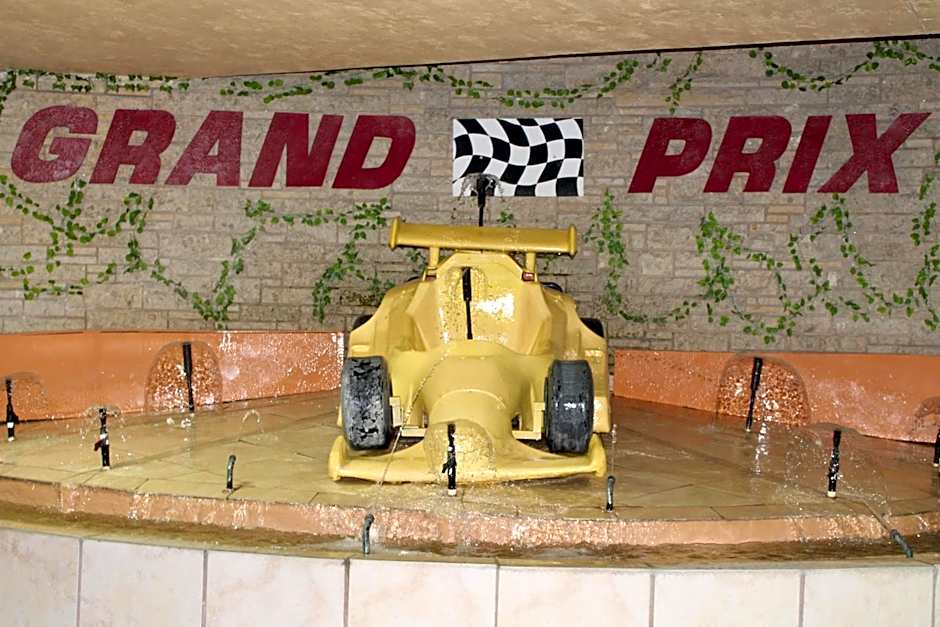 Grand Prix Motel Beach Front
