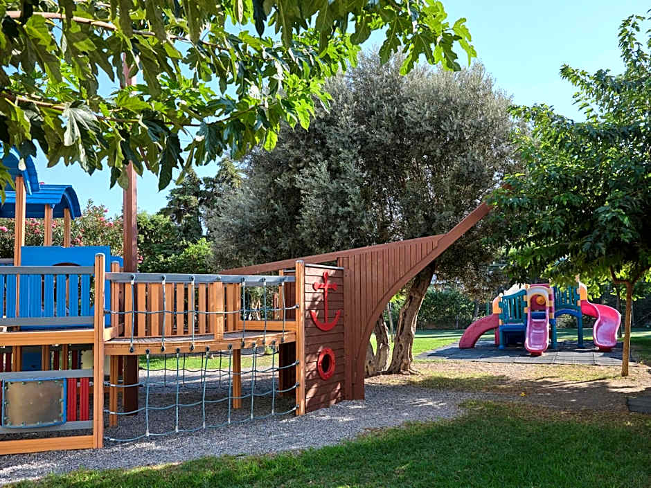 Atlantica Princess Hotel