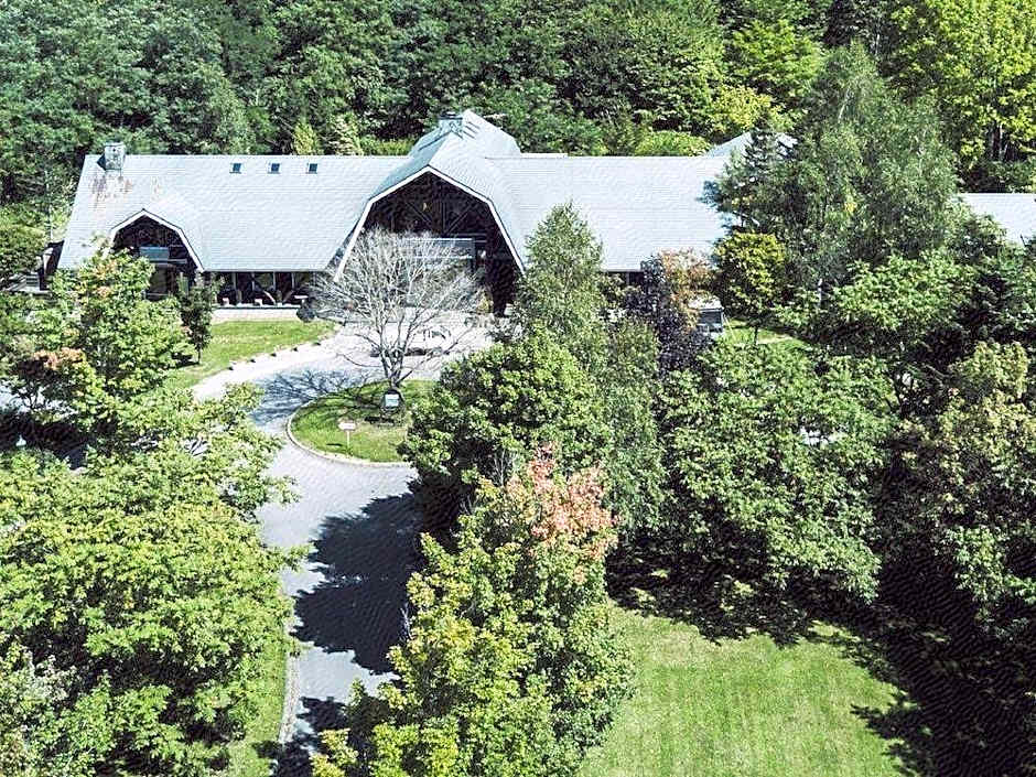 Log Hotel The Maple Lodge