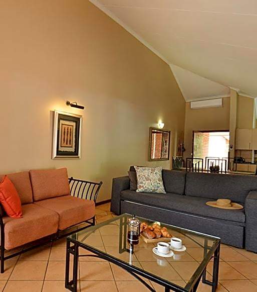 Monateng Safari Lodge