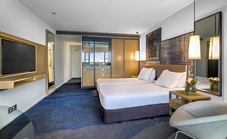 Deluxe Twin Room with Harbor View