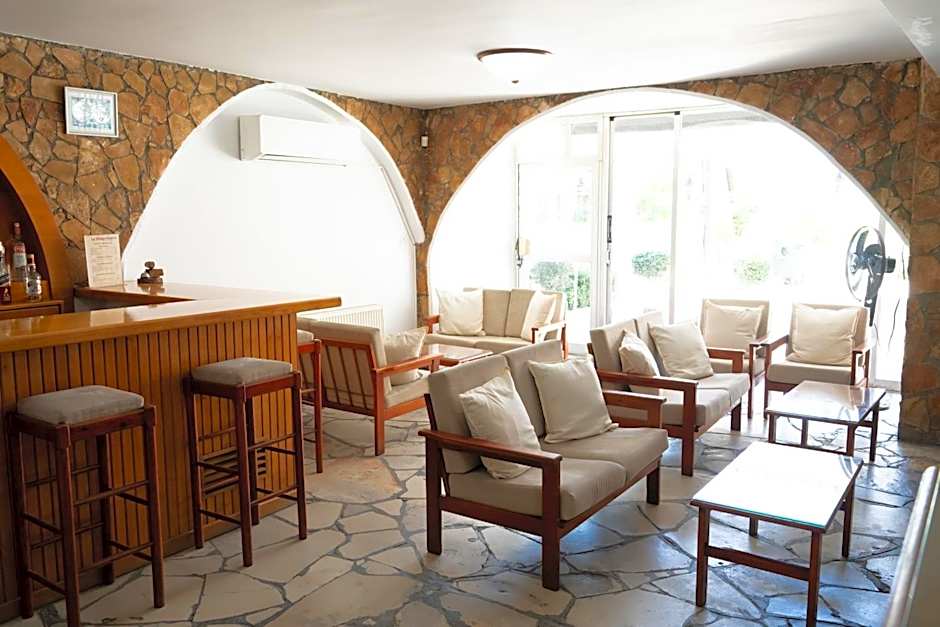 Le Village Hotel
