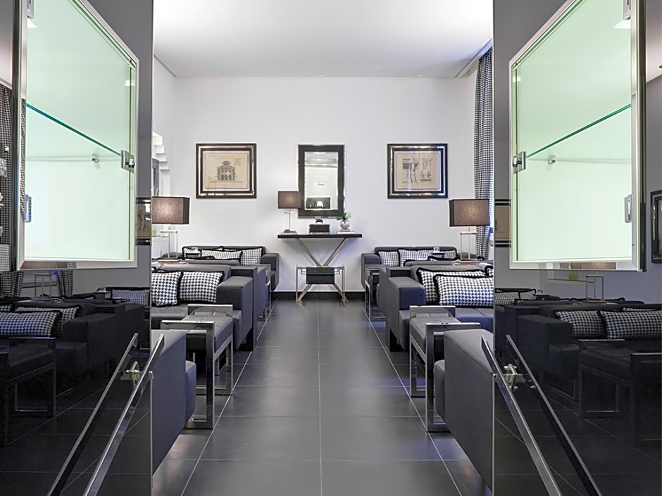 LHP Hotel Napoleon
