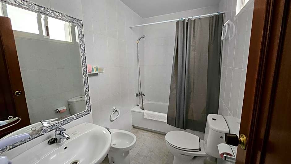 Hotel Nuevo Julios by Olda